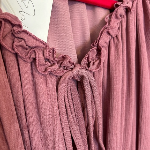 Pretty soft mauve dress with flowy sleeves, elastic waist and ruffle detail - Picture 6 of 10
